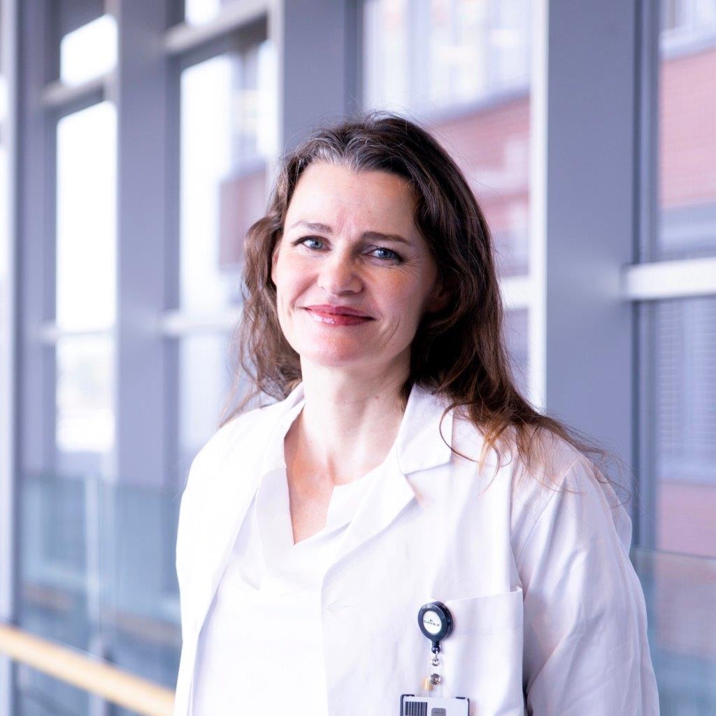 Overlege Heidi Cecilie Villmones har forsket på bakteriene i tynntarmen. Hun mener man har tatt feil når det gjelder bakteriesammensetningen i tynntarmen. Foto: Sykehuset i Vestfold